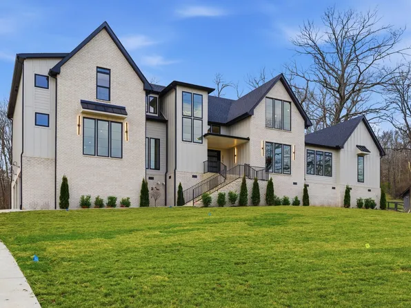 6807 Pennywell Dr, Nashville, TN 37205