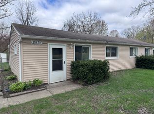 19728 Sharon Ct, Belleville, MI 48111