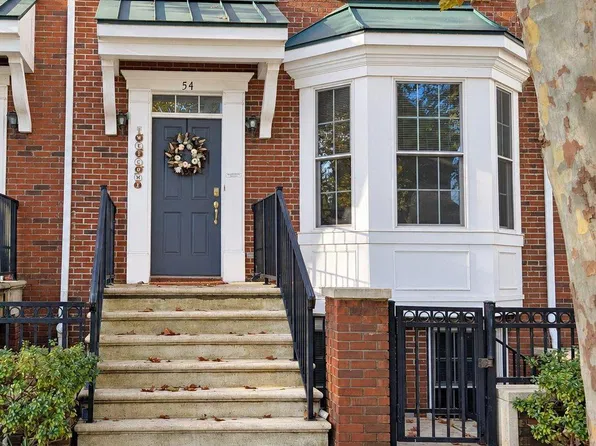 54 Union St, Robbinsville, NJ 08691