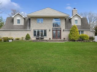 3 Philson Ct, Commack, NY 11725