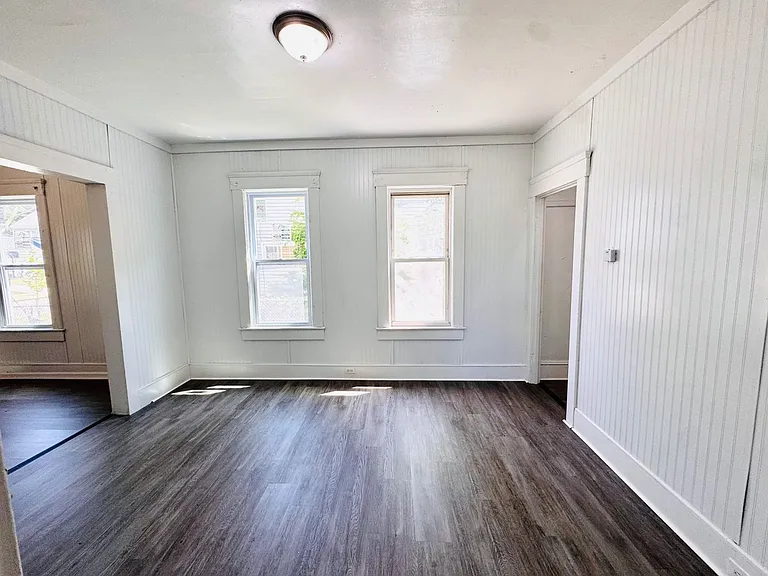 924 Ansel Rd — Photo 9