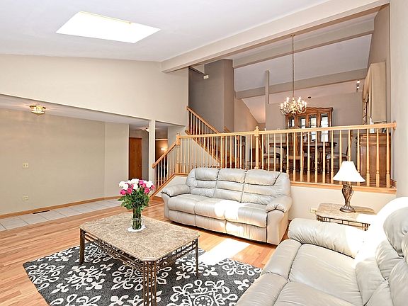 5th image of 9238 Kelly Ct
