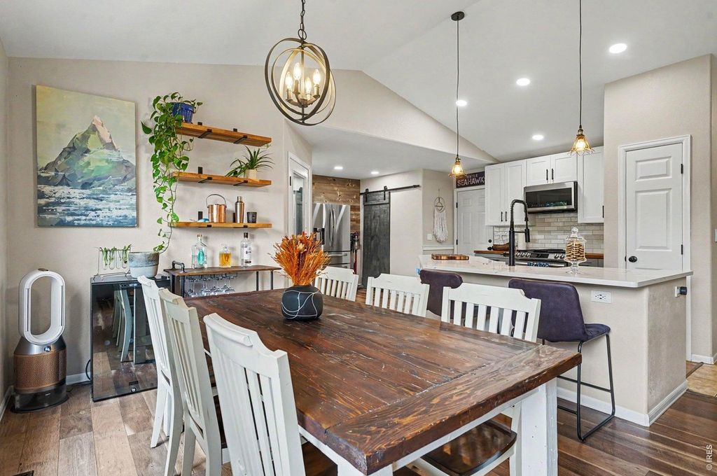 525 Nokomis Ct