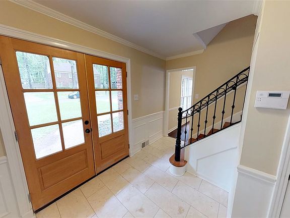 4th image of 6235 Malloch Dr