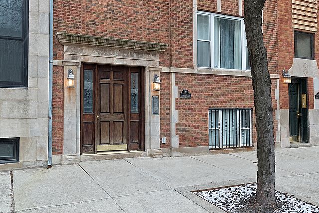 1st image of 859 N La Salle Dr #G