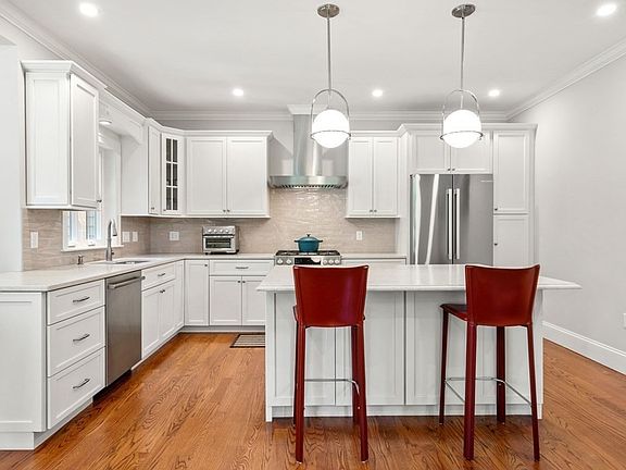 4th image of 97 Bedford St #97