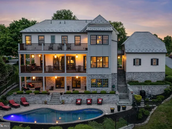 11 Oak Wood Ln, Lititz, PA 17543