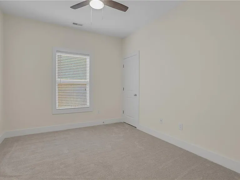 3228 Silver Lake Dr NE — Photo 25