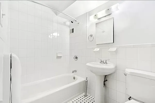 Rented by Douglas Elliman | media 16