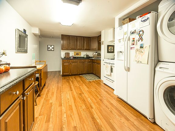 3rd image of 817 Cabell Ave #4B-1Ba
