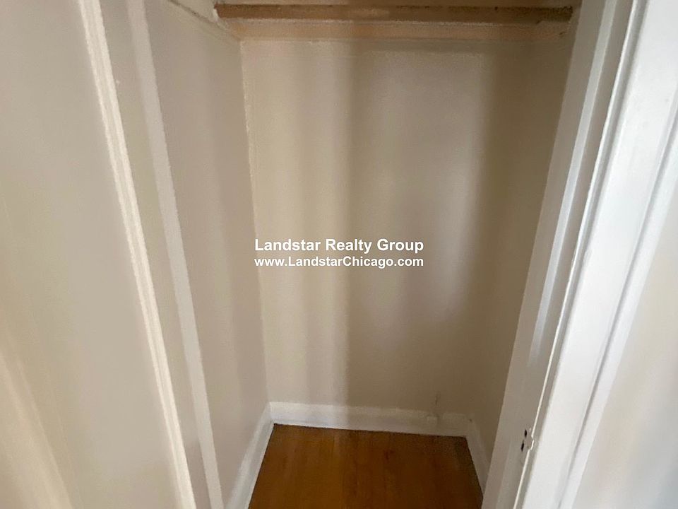 1st image of 4933 N Whipple St #2E