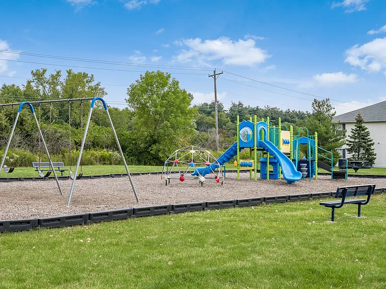 Estates at Brentwood Lake — Photo 29