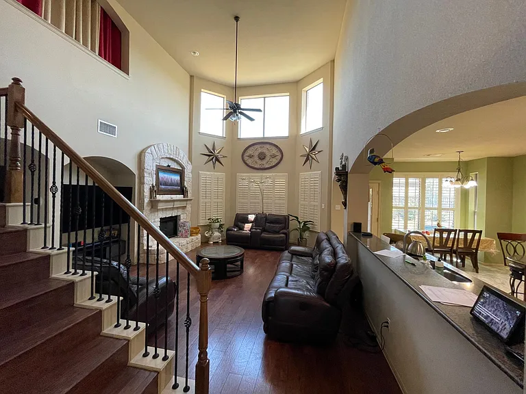 12812 Outlook Ave — Photo 7