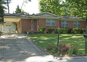 2nd image of 917 Westfield Dr