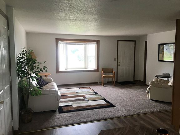 2nd image of 485 8th Ave NE