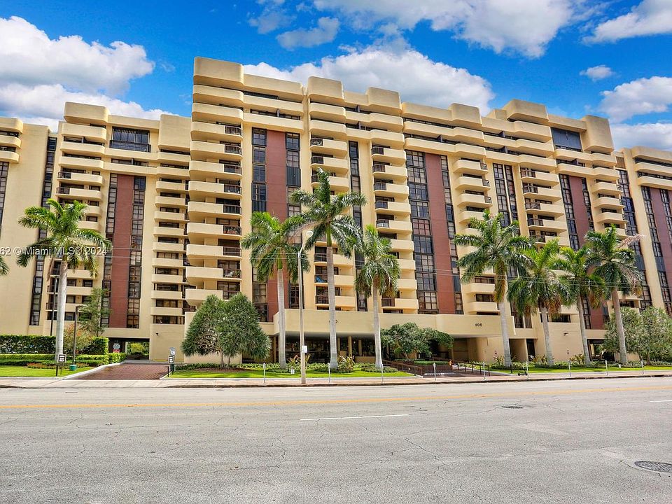 1st image of 600 Biltmore Way APT 216