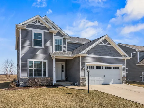 210 Denton Dr, Savoy, IL 61874