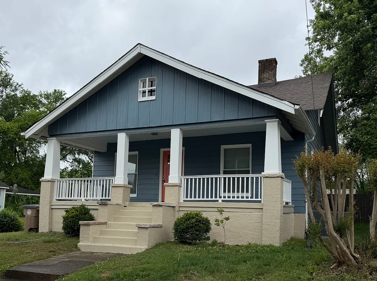 Building Photo - 401 E Caldwell Ave