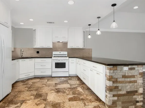 2319 Anthony Ln, Pearland, TX 77581