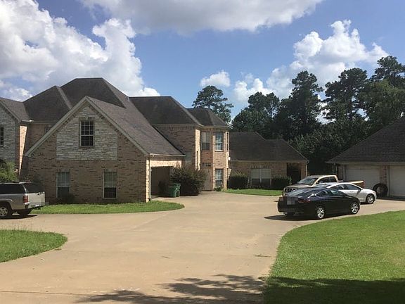2nd image of 2650 Garden Oaks