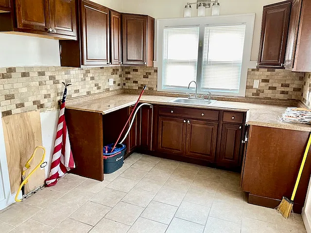 Marble Ave — Photo 3