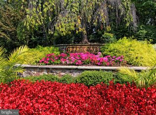 5920 Cove Landing Rd APT 201, Burke, VA 22015