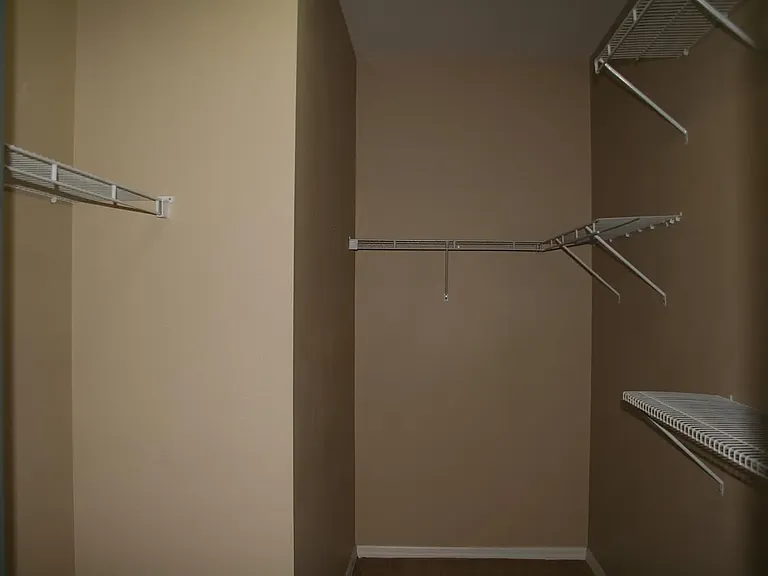 10545 Eastpark Woods Dr — Photo 14