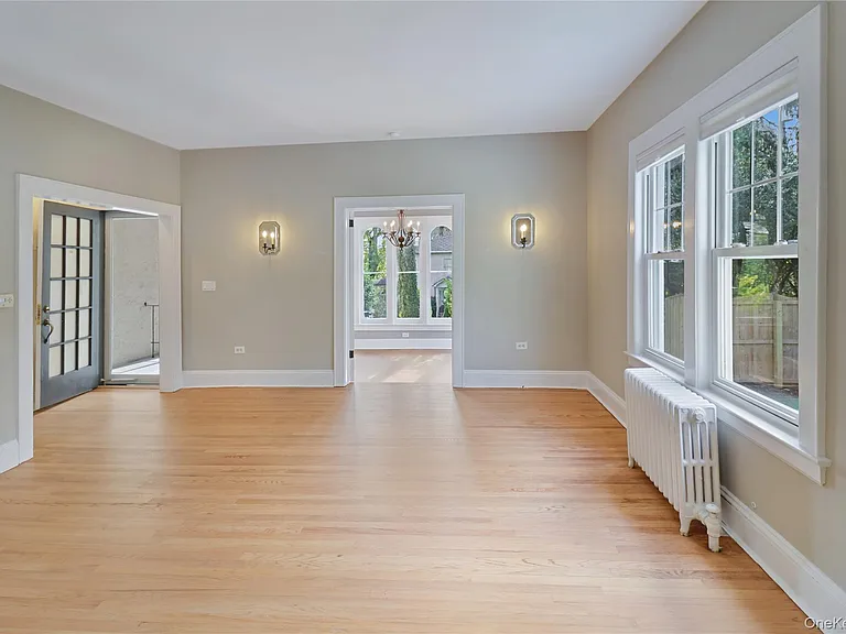 52 Sickles Ave — Photo 12