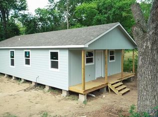 410 W Godfrey St, Gladewater, TX 75647