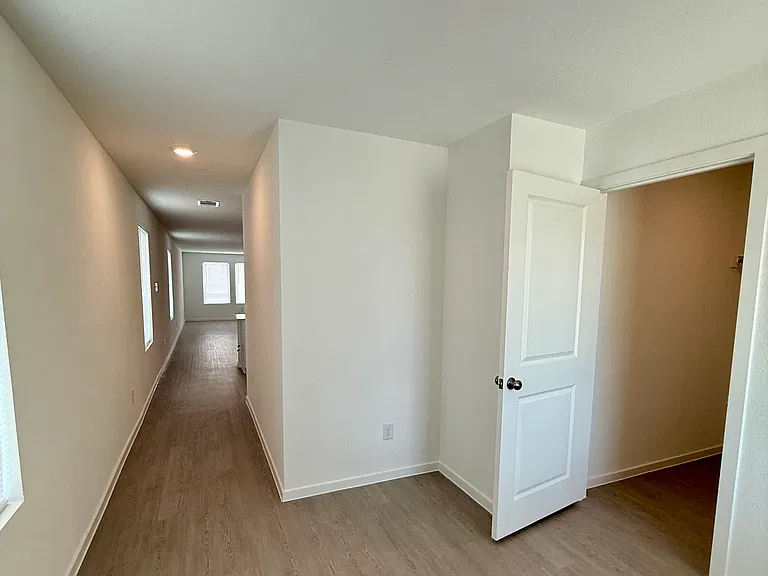 604 Rancho Del Cielo Loop — Photo 9