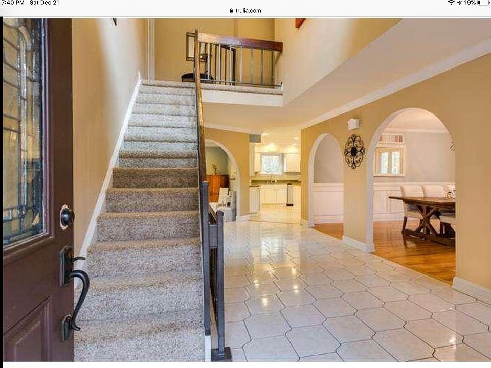2nd image of 15 Corsham Dr