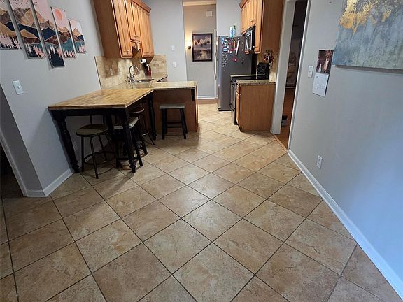 4th image of 30 Autumn Springs Ct