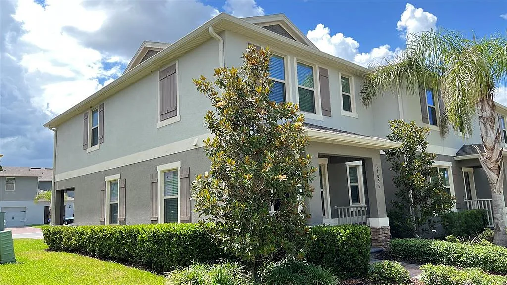 3 bed, 2.5 bath, 1817 sqft, $2,550 — Photo 3