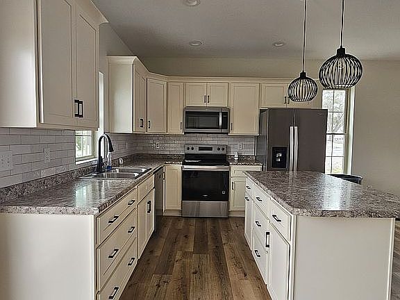 5th image of 2864 Oak Hill Rd