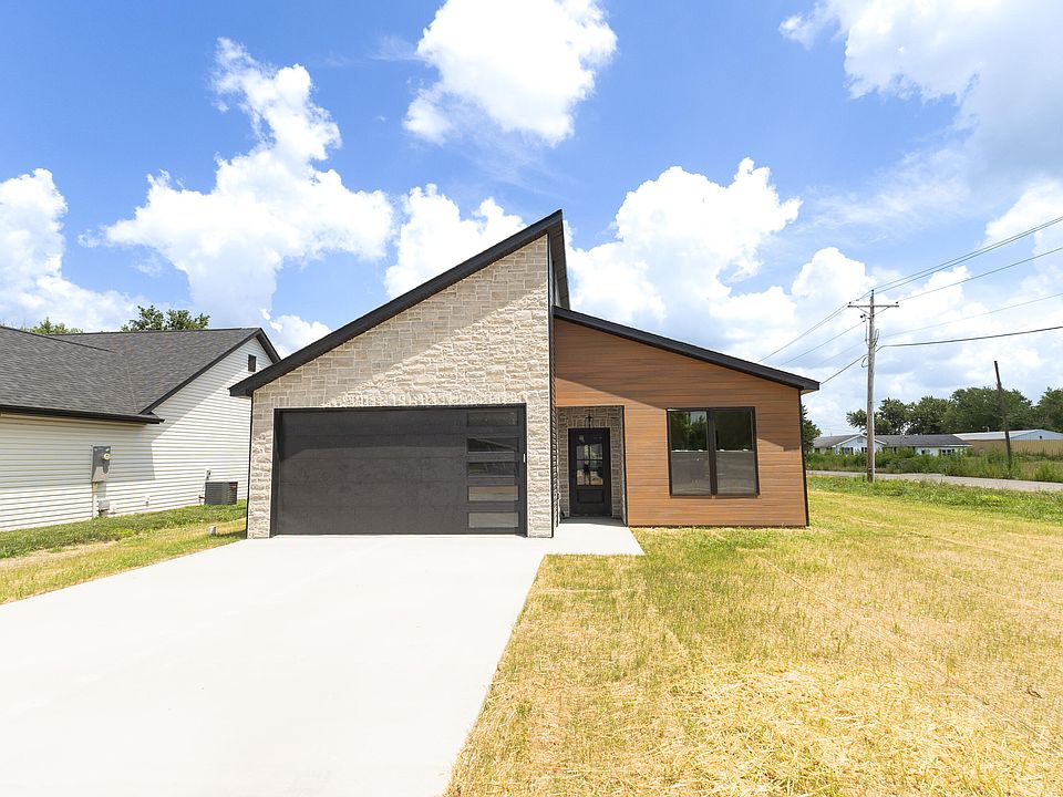 1st image of 1100 Stonebridge Ln