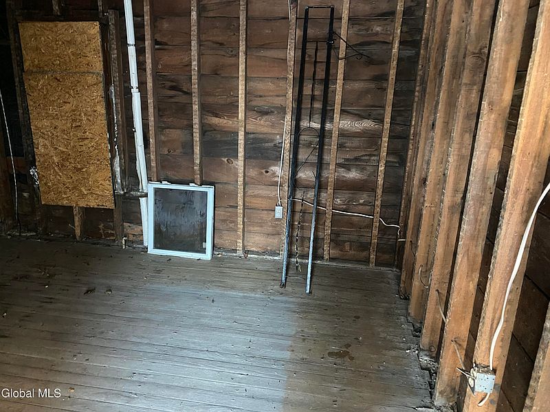 4th image of 1324 8th Avenue
