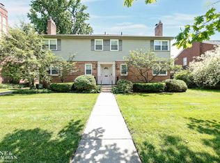 814 Harcourt Rd, Grosse Pointe, MI 48230