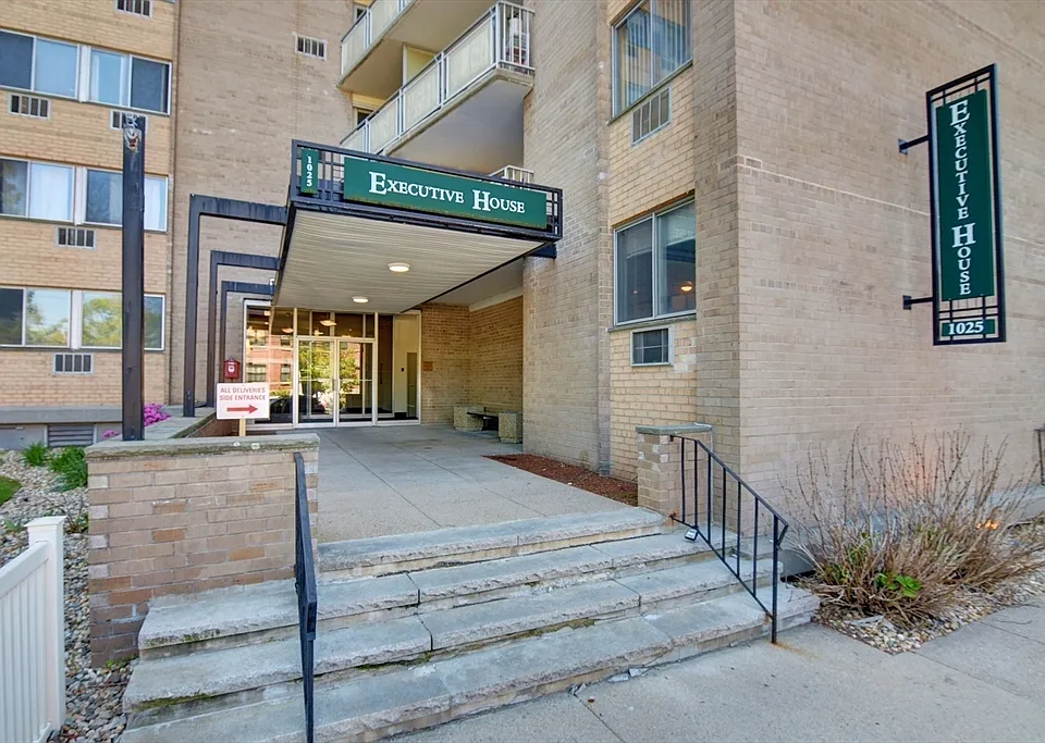 1025 Hancock St #10C