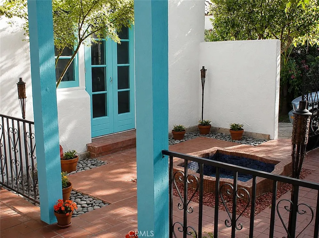 3 bed, 2250 sqft, $6,650 — Photo 3