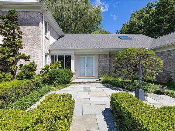 5th image of 29 Whitestone Ln
