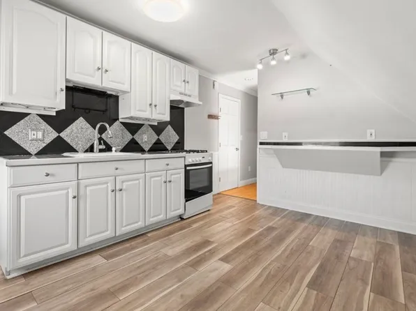 313 Nesmith St #3, Lowell, MA 01852