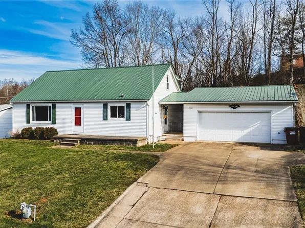 1126 Colegate Dr, Marietta, OH 45750