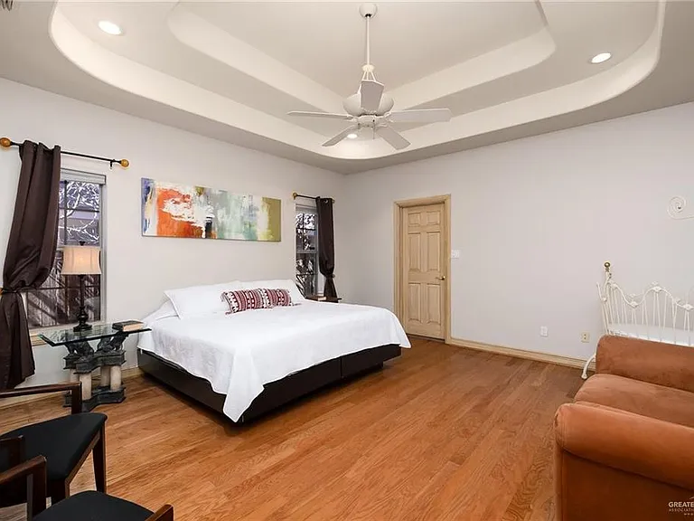 513 E Bluebird Ave — Photo 10