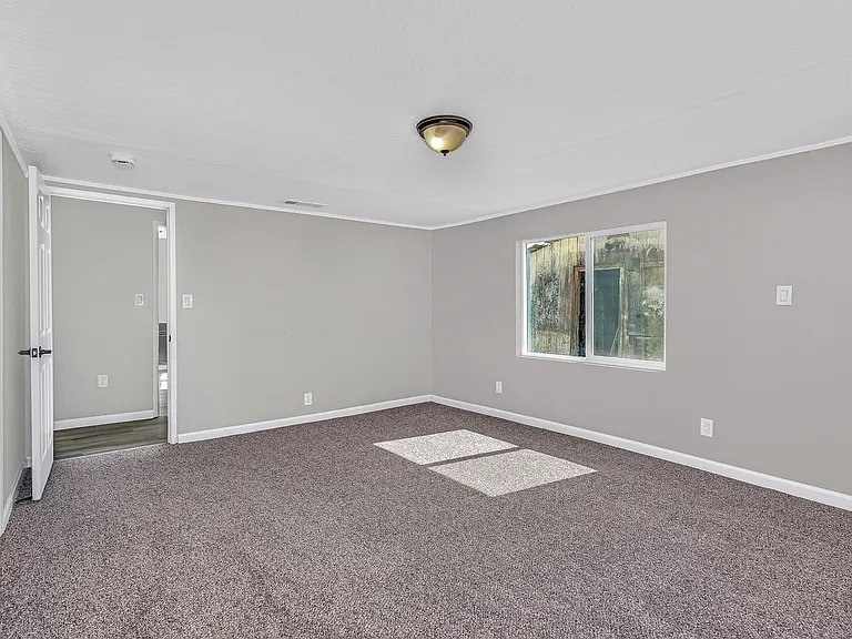 25752 Ellis St — Photo 15