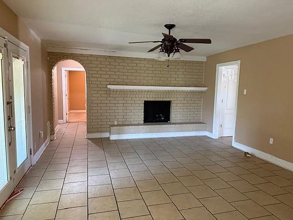 5th image of 5110 Toulon St
