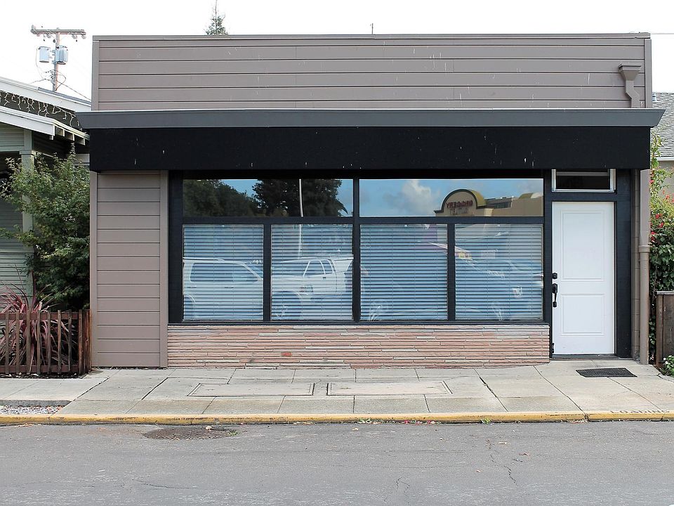 1st image of 746 Maple St