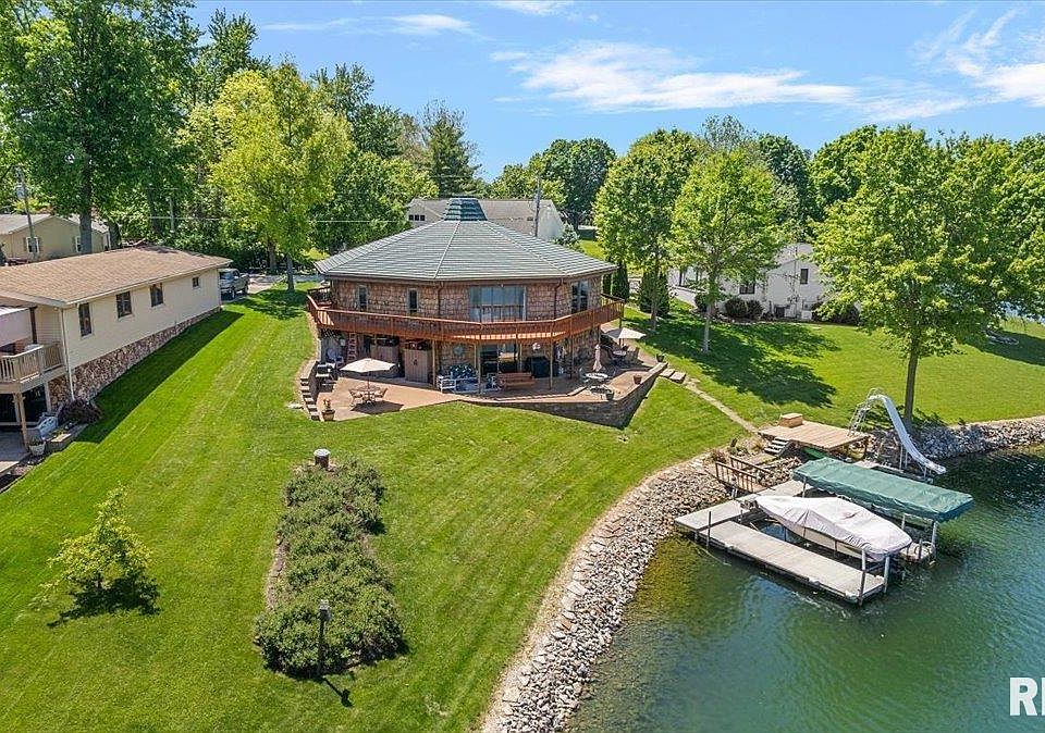 1st image of 825 Poplar Dr