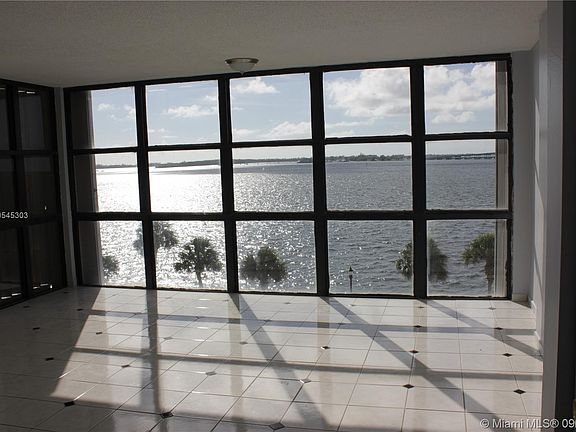 3rd image of 1440 Brickell Bay Dr #D