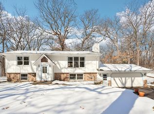 5520 Glenavon Ave, Minnetonka, MN 55345