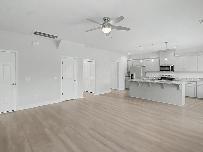173 McClelland Loop NE — Photo 8